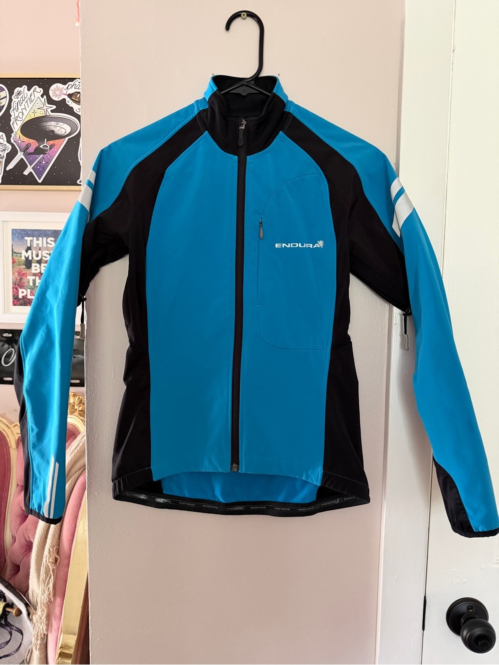 Endura Blue & Black Cycling Jacket